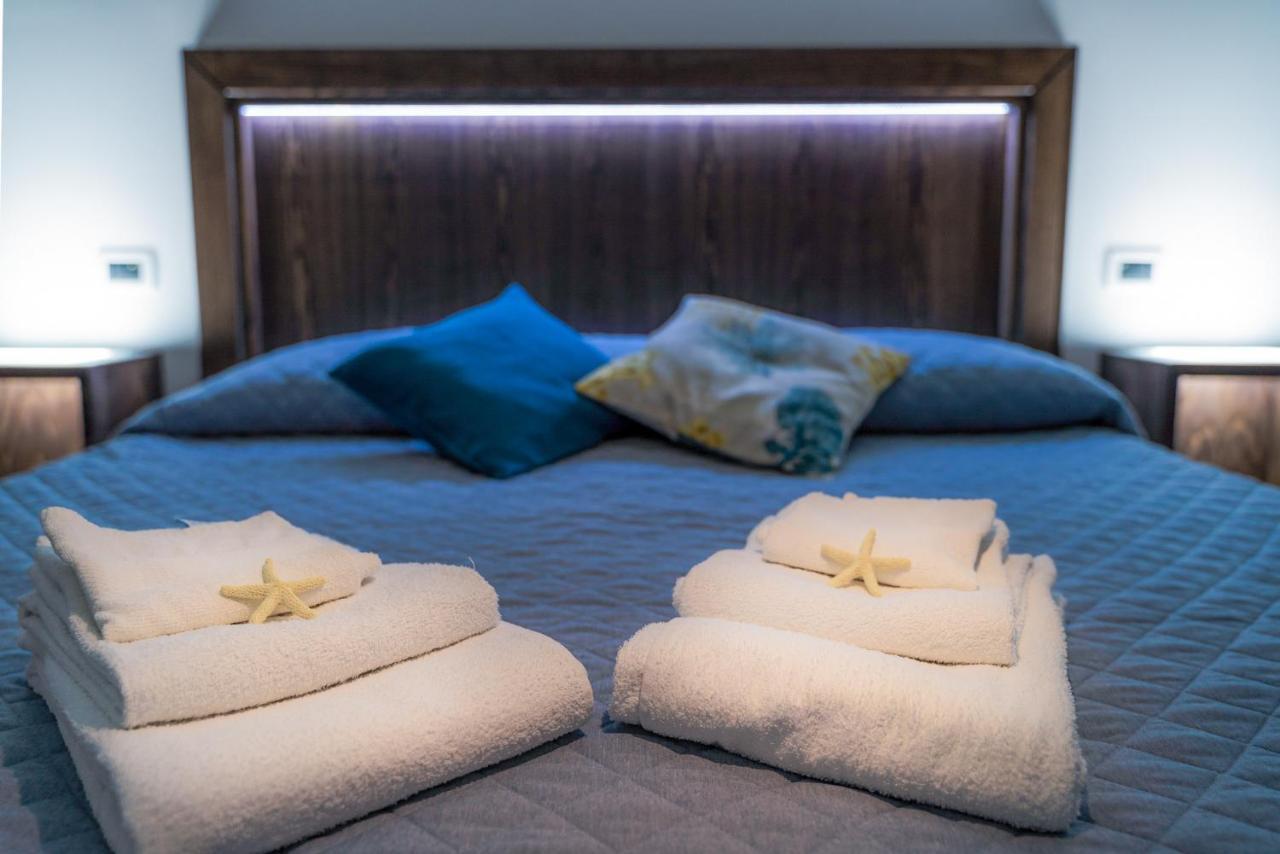 Perla Di Mare Appartamenti 卡斯泰卢佐 外观 照片