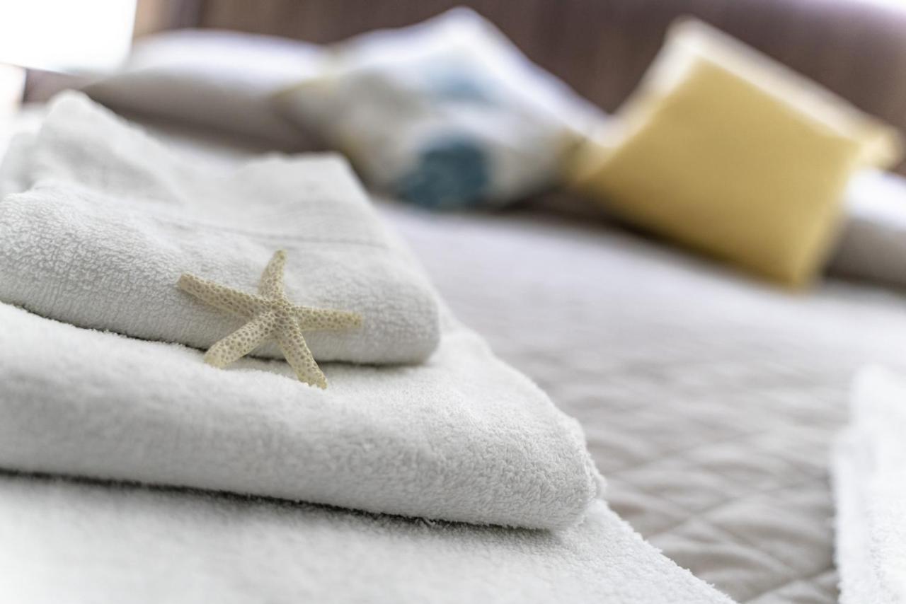 Perla Di Mare Appartamenti 卡斯泰卢佐 外观 照片