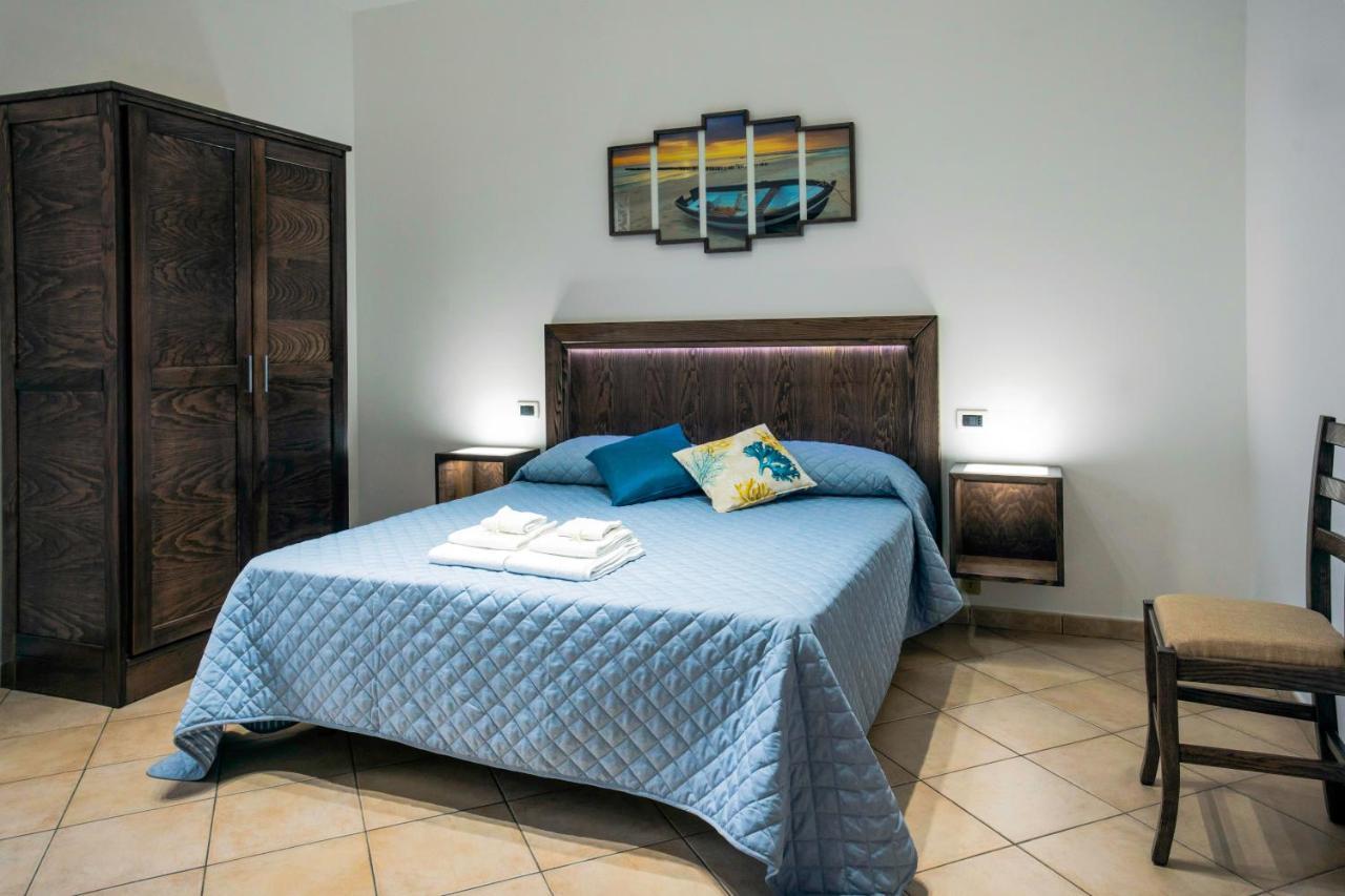 Perla Di Mare Appartamenti 卡斯泰卢佐 外观 照片