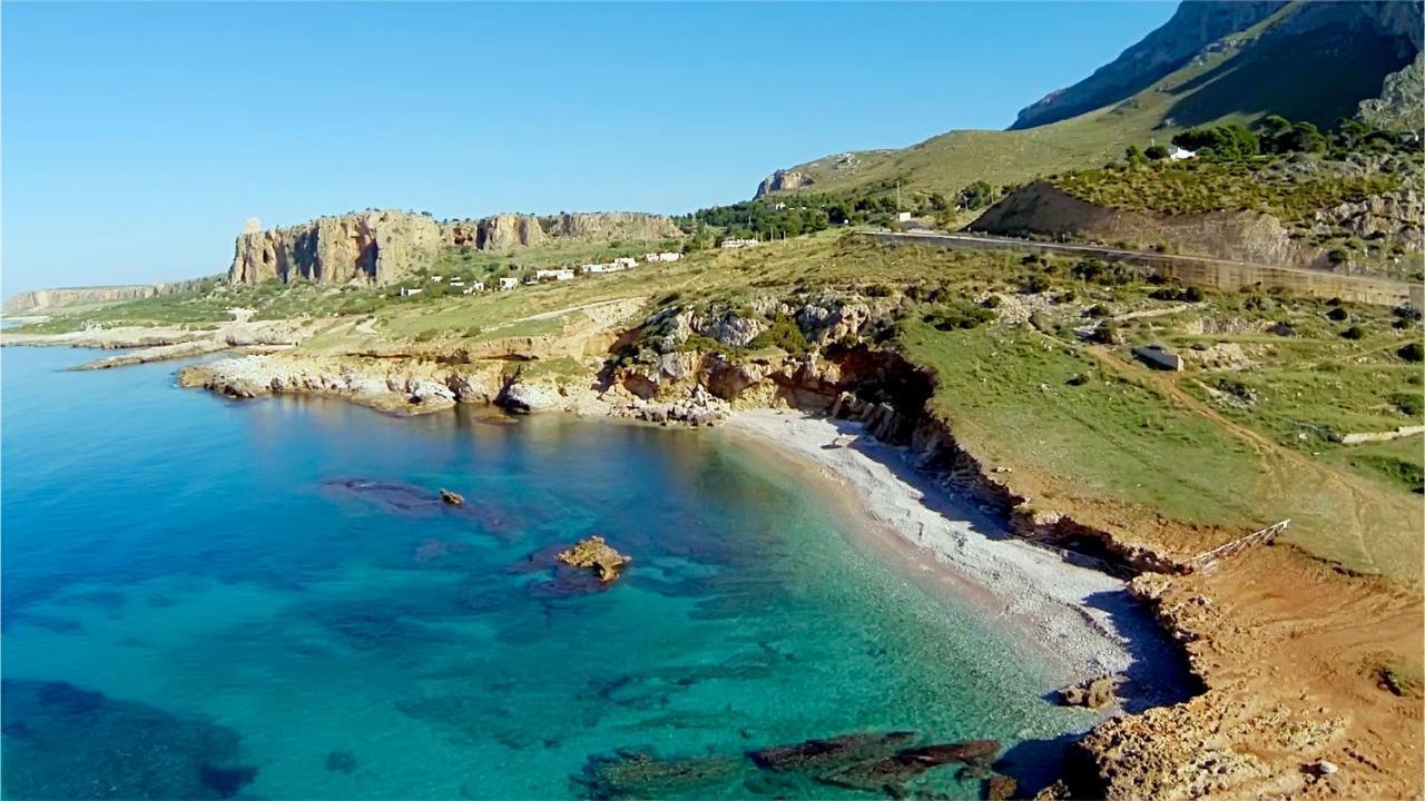 Perla Di Mare Appartamenti 卡斯泰卢佐 外观 照片